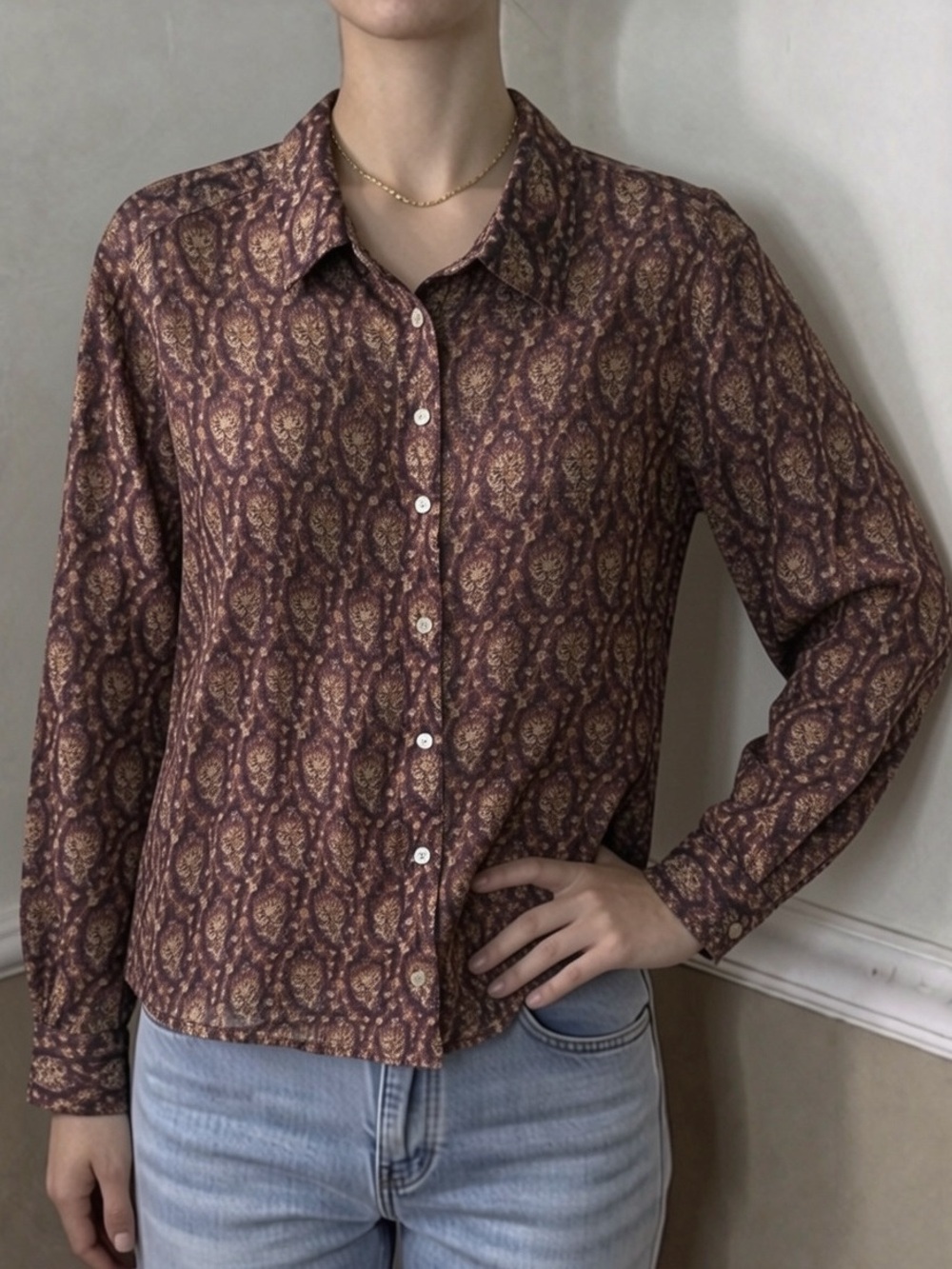 ❤️ 5 for $20! Zara Burgundy and Tan Paisley Button-Down Shirt